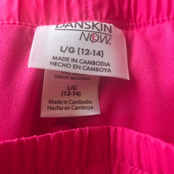 BRAND NEW neon pink running shorts with lining - Picture 2 of 2